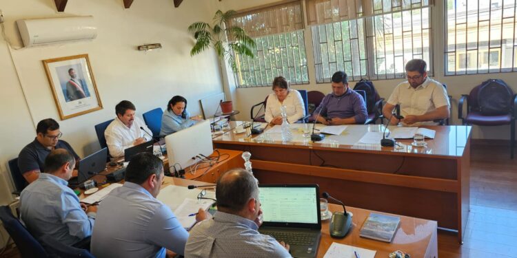 Entregan Beca de Educación Superior a más de 300 estudiantes de El Carmen