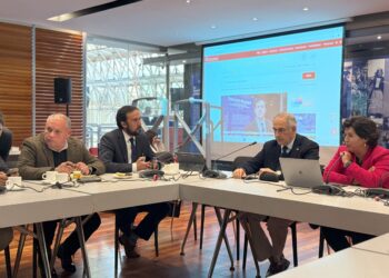 Bancada de Senadores Regionalistas y Agorechi acuerdan protocolo por la descentralización