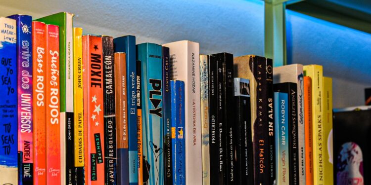 Hojalata supera los mil intercambios de libros en su biblioteca comunitaria