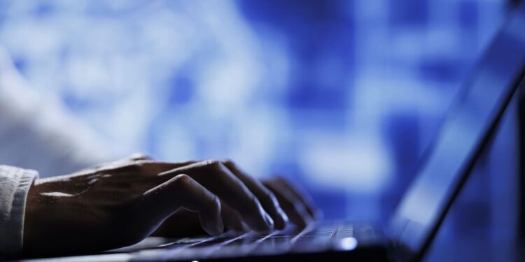 Defensa contra los ciberataques: la tendencia que deben priorizar las pymes