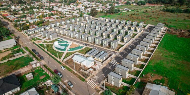 Minvu inaugura el primer conjunto habitacional industrializado de Ñuble