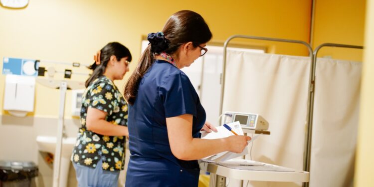 Consultas por enfermedades respiratorias aumentaron un 16,8%durante la última semana en Ñuble