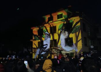 Más de 1.500 personas disfrutaron de videomapping “Habitantes de la Naturaleza” y “Recados Luminosos” en el centro de Concepción