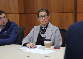 Ingresos fiscales suben 5,7% en el primer trimestre y gasto público se modera con fuerte impulso en inversión pública