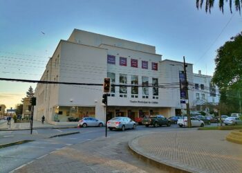 Mujeres de Chillán se empoderan en nueva jornada informativa del Programa Jefas de Hogar y Escuela de Lideresas