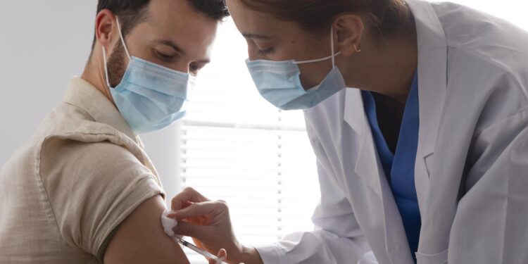 Influenza A representa el 31,7% de los virus circulantes: autoridades refuerzan vacunación en el centro de Concepción