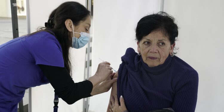 Avanza vacunación en Ñuble: Más de 223 mil personas ya se han protegido contra la Influenza y casi 9 de cada 10 lactantes recibieron Nirsevimab