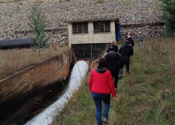 Regantes conocen en terreno la gestión de aguas del embalse Coihueco en gira técnica clave para el futuro canal San Fabián
