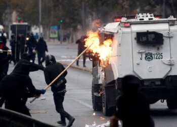 Carabineros informó que diez personas fueron las detenidas en hechos relacionados a las marchas en el Día del Trabajador