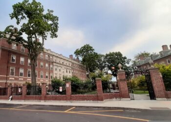 Restricciones migratorias de Trump sacuden a Harvard y generan dudas en estudiantes internacionales