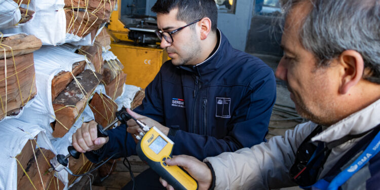 Autoridades refuerzan fiscalización a leñerías en Chillán en el marco de la Gestión de Episodios Críticos 2025