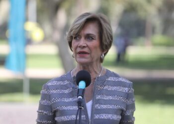 Evelyn Matthei, acusó falta de prescindencia de algunos ministros, quienes dijo pareciera que «lo único que hacen es ver en qué me pueden pegar»