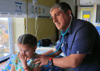 Especialista del Hospital de Chillán refuerza llamado a la vacunación contra la influenza para prevenir cuadros respiratorios de gravedad