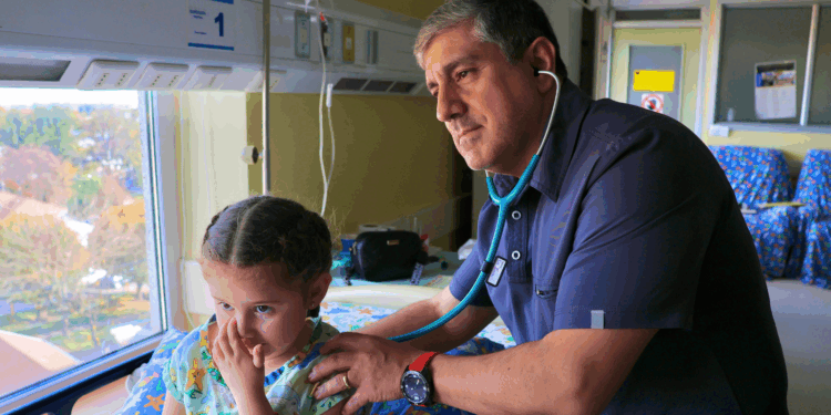 Especialista del Hospital de Chillán refuerza llamado a la vacunación contra la influenza para prevenir cuadros respiratorios de gravedad