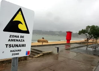 Carabineros realizó un llamado a seguir las instrucciones de las autoridades durante la evacuación a raíz de la amenaza de tsunami