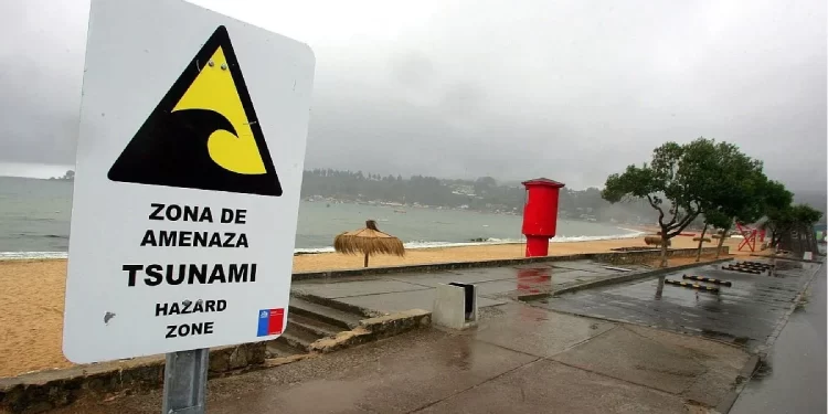 Carabineros realizó un llamado a seguir las instrucciones de las autoridades durante la evacuación a raíz de la amenaza de tsunami