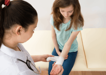 Especialista llama a reforzar cuidados por riesgos de quemaduras en niños durante el invierno