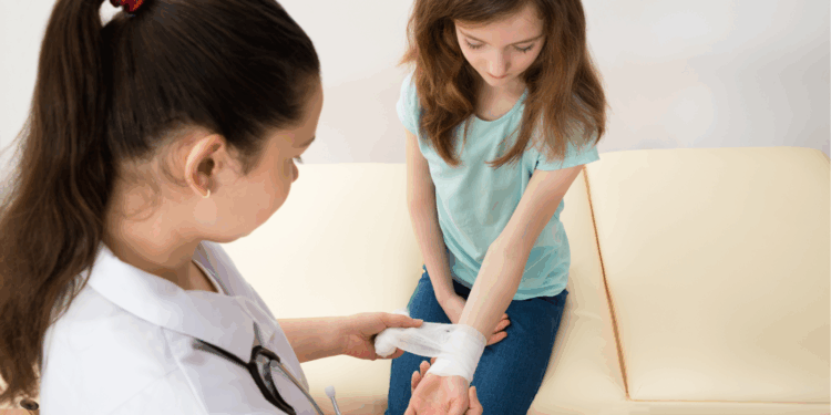 Especialista llama a reforzar cuidados por riesgos de quemaduras en niños durante el invierno