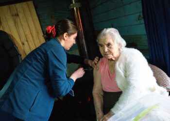 Estrategias del Servicio de Salud Ñuble potencian vacunación apersonas con dependencia severa y escolares
