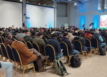 Más de 400 personas participaron en el primer Congreso Científico Nacional del Avellano Europeo en Chile