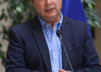 SAUERBAUM Y RETRASO EN ENTREGA DE ÚTILES POR PARTE DE JUNAEB : “LA INEPTITUD DE QUIENES GOBIERNAN HACE PAGAR UNA VEZ MÁS A LOS NIÑOS  MÁS HUMILDES DE CHILE»