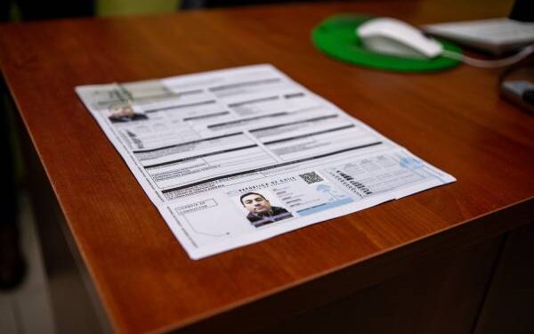 La Comuna de San Carlos entregó la primera licencia digital de conducir de Ñuble