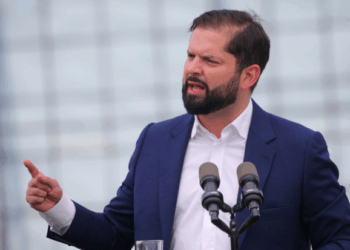 Presidente  Boric ; La derecha está pecando de «arrogancia» debido a los buenos resultados que le pronostican las encuestas