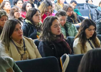 Certifican a funcionarios públicos capacitados en la actualización de la Ley 21.030 de aborto en tres causales