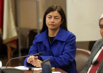 Diputada Marta Bravo presenta proyecto para que pacientes con cáncer en tratamiento tengan prioridad en la autorización y el pago de licencias médicas