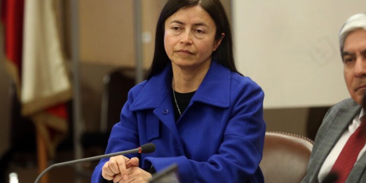 Diputada Marta Bravo presenta proyecto para que pacientes con cáncer en tratamiento tengan prioridad en la autorización y el pago de licencias médicas