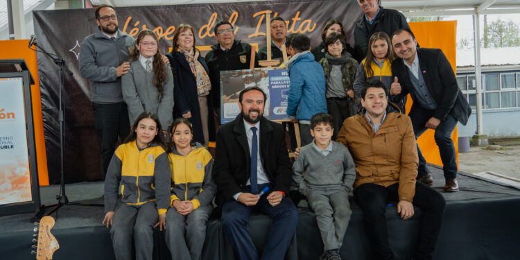 Gobierno Regional implementará moderna sala de computación en Escuela Héroes del Itata de Quillón