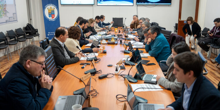 Gobernador Crisóstomo impulsa nuevo reglamento para el Consejo Regional con foco en la transparencia y participación ciudadana