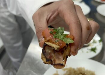 Jóvenes en proceso de reinserción social se capacitan en cocina nacional