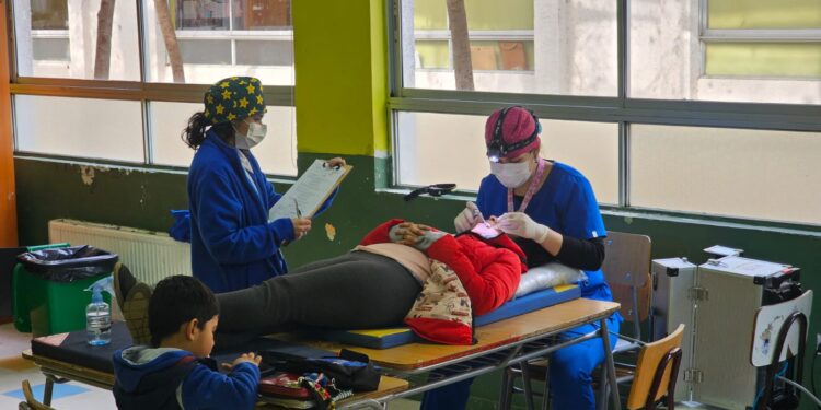 Voluntariado en Salud inicia atenciones dentales gratuitas en El Carmen