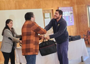 El Carmen: Entregan 18 notebooks para modernizar sistema de salud municipal