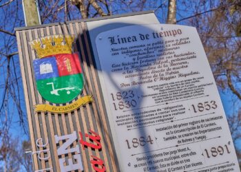 El Carmen inaugura monumento de la línea del tiempo