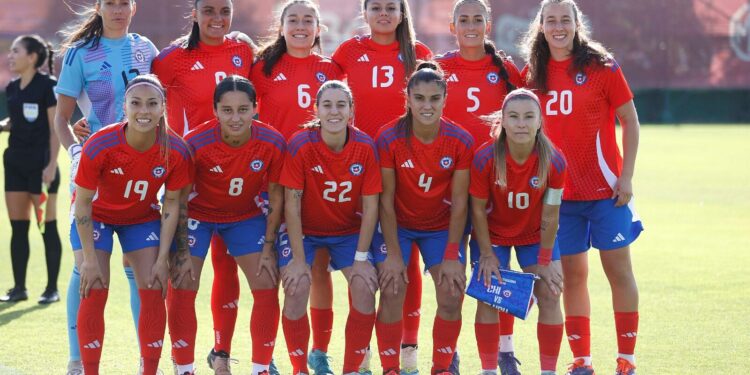 Selección chilena femenina busca avanzar en Copa América