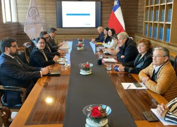 COLEGIO DE PROFESORES DENUNCIA DESCUENTOS SALARIALES ARBITRARIOS POR OFICIOS DE CONTRALORÍA. INSISTE QUE NO HABRÁ RECUPERACIÓN DE CLASES SI LOS MONTOS NO SON RESTITUIDOS.