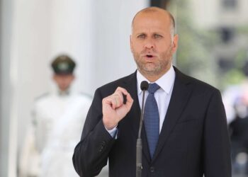 Cinco cárceles del país serán evacuadas y los reos trasladados a otros recintos cercanos