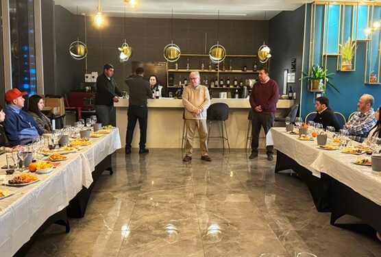 Treintena de Capitanes del Vino se gradúan en curso de la OTEC Municipal