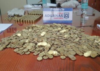 Otra incautación inédita de Aduanas: exportación sospechosa de más de 335 mil monedas chilenas, de colección y billetes argentinos
