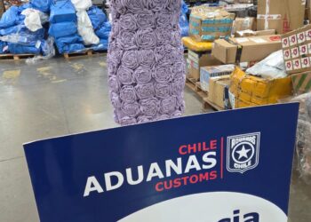 En vestido con flores ocultaron cocaína para intentar enviarla a Australia