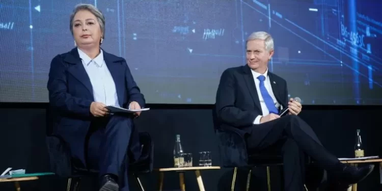 Encuesta Criteria; Revela empate entre Jara y  Kast  por la carrera presidencial.