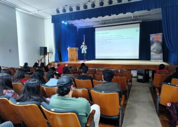Se desarrolló en la Sala Schäfer  Diez profesionales del área salud compartieron sus conferencias ante estudiantes de distintas carreras ligadas a la salud. 