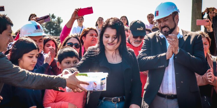 185 familias de Quillón inician la construcción de sus futuras casas industrializadas