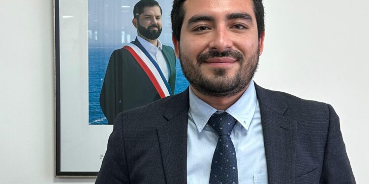 Hugo Osorio Vallejos asume como nuevo Seremi de las Culturas, las Artes y el Patrimonio en Ñuble