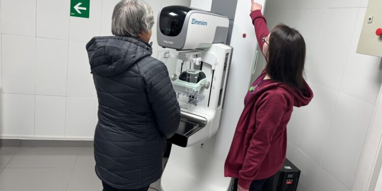 Mamógrafo del Hospital de Quirihue ha realizado más de 3 milexámenes a un año de su puesta en marcha