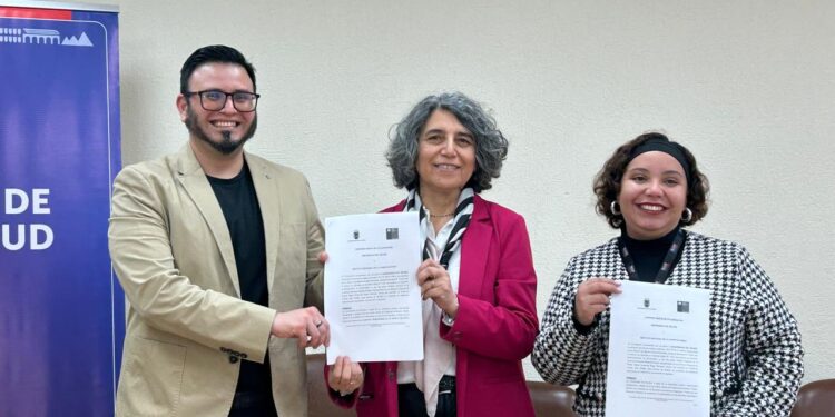 INJUV y Centro de Estudios Ñuble firman convenio para levantar información clave sobre juventudes de la región