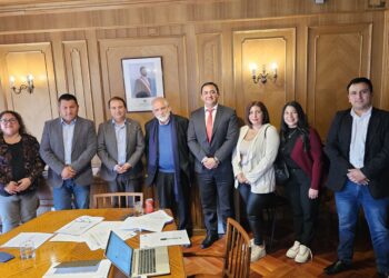 El Carmen refuerza gestiones en Santiago para 340 viviendas y obras urbanas