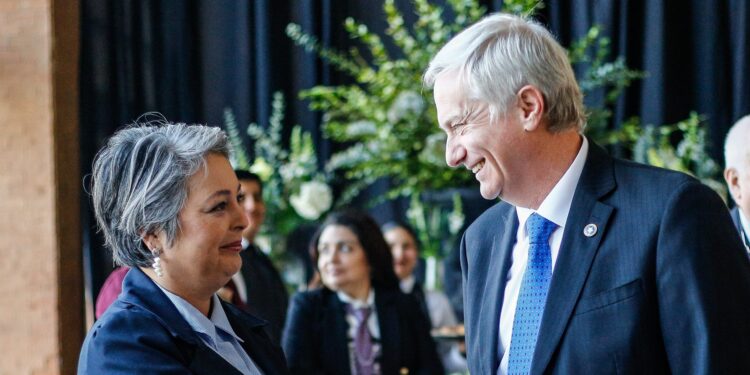 Encuesta Cadem; Jara en lo más alto y Kast sigue de atrás